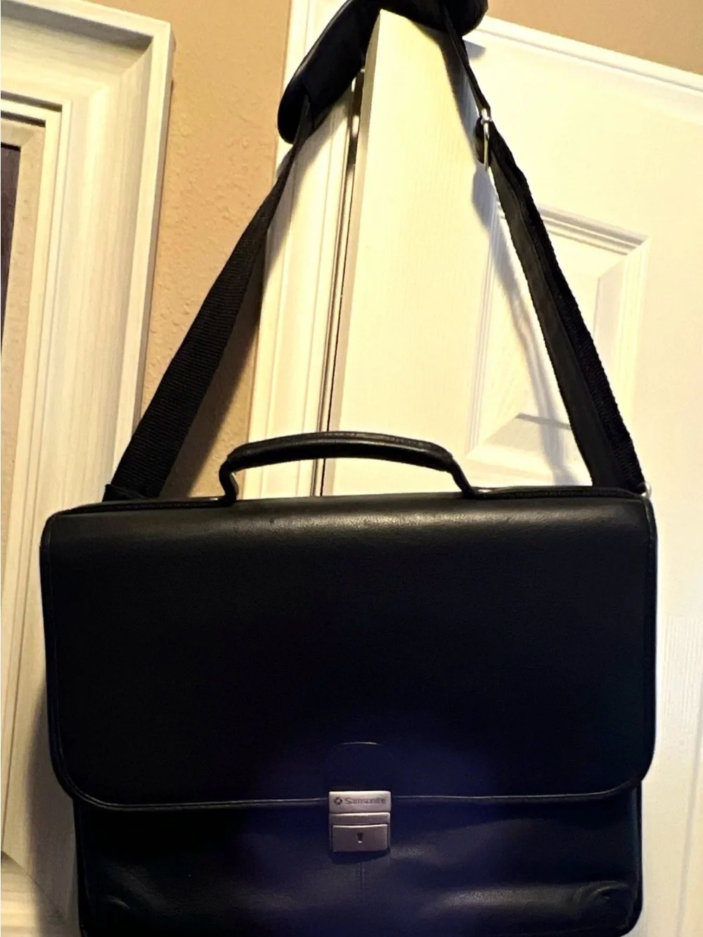 Samsonite Black Men's Leather Briefcase with Shoulder Strap